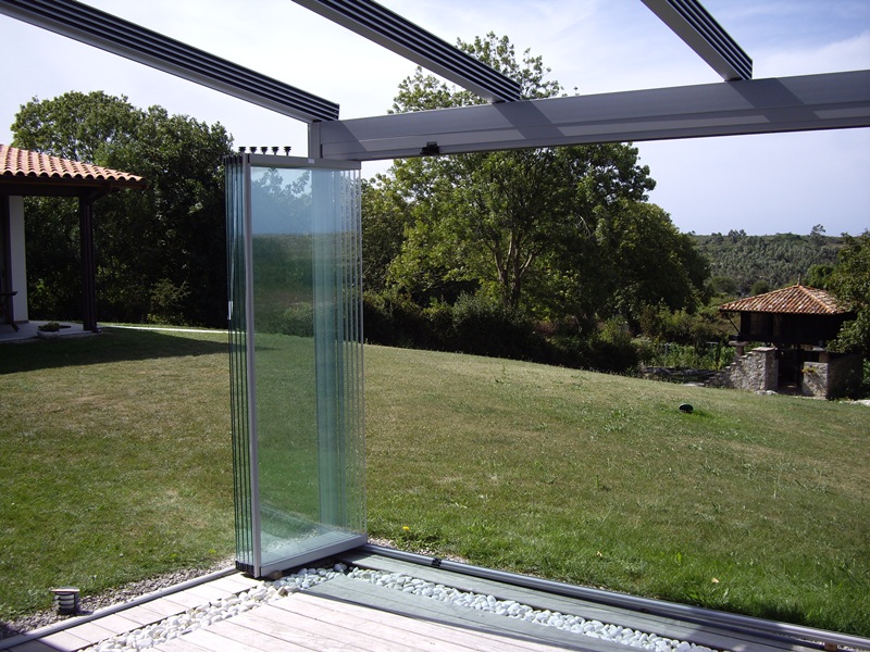 cortinas de cristal,cortina de cristal,cortina de cristal asturias,cristal,vidrio,puertas correderas,cristal rotulado